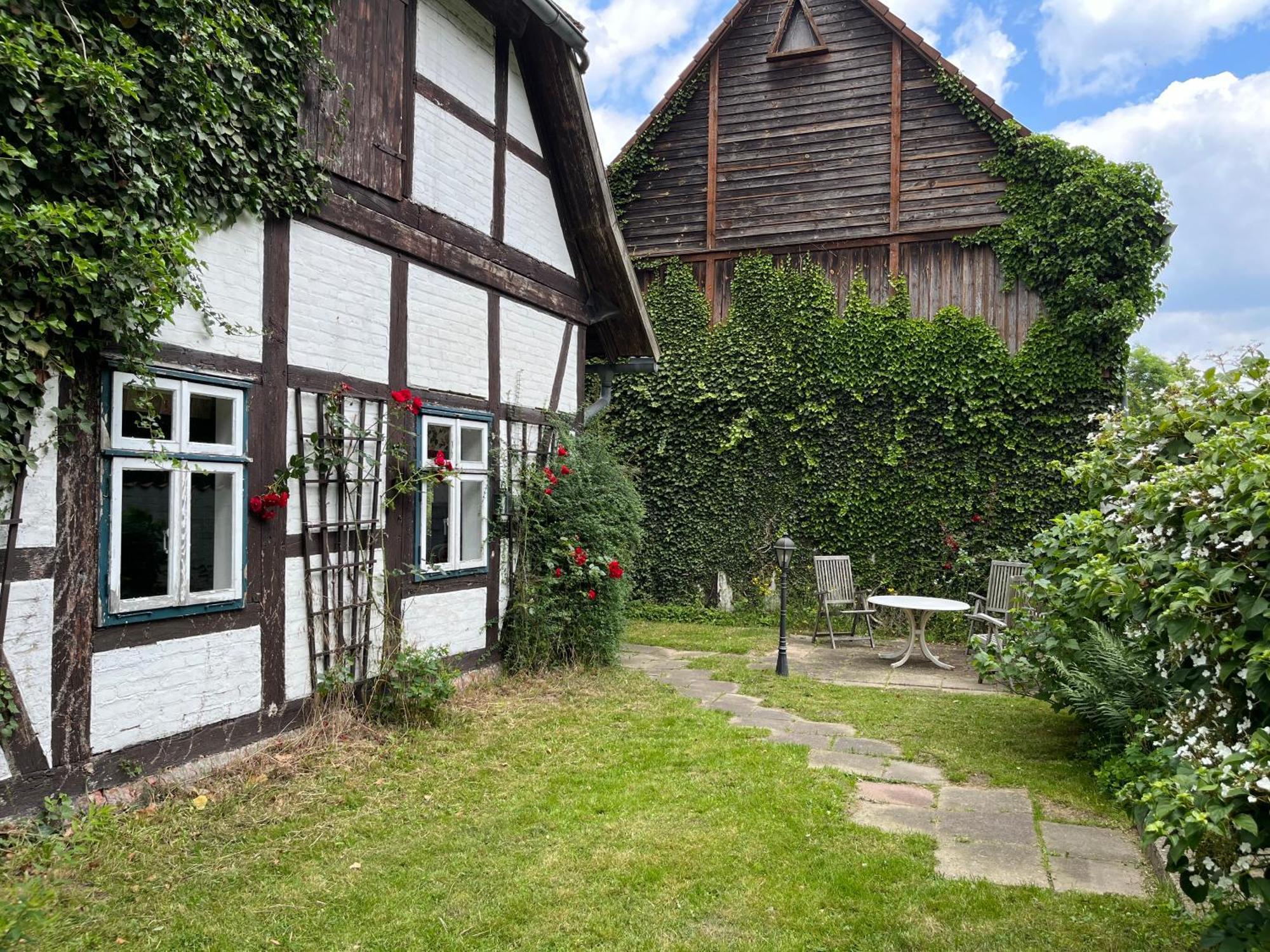 „Altes Forsthaus“ Am Schloss Uelzen Esterno foto